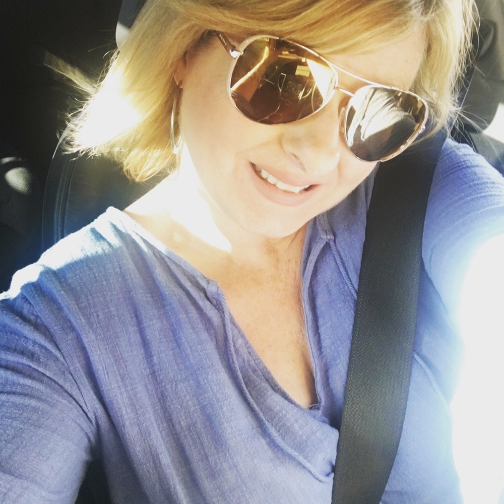 💛Meet your seller Shari. Welcome to my closet!! - Picture 3 of 8